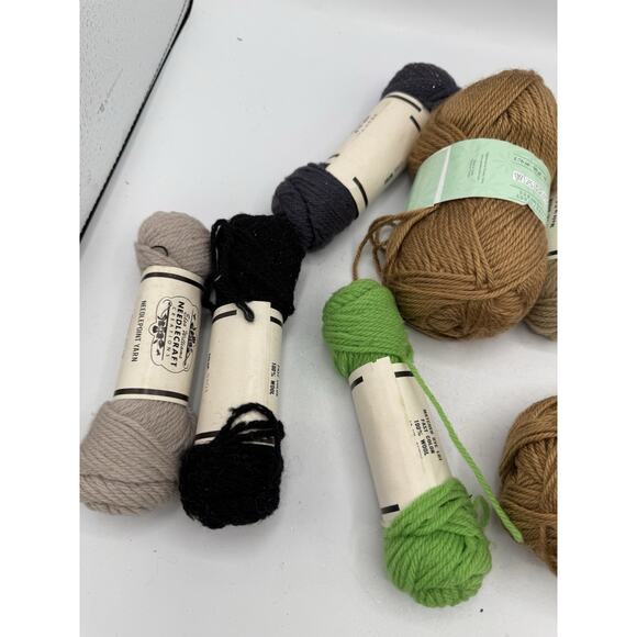 Lot of 7 Skeins Needlepoint Yarn Wool Blend & Polyester Mixed Colors - Picture 2 of 3
